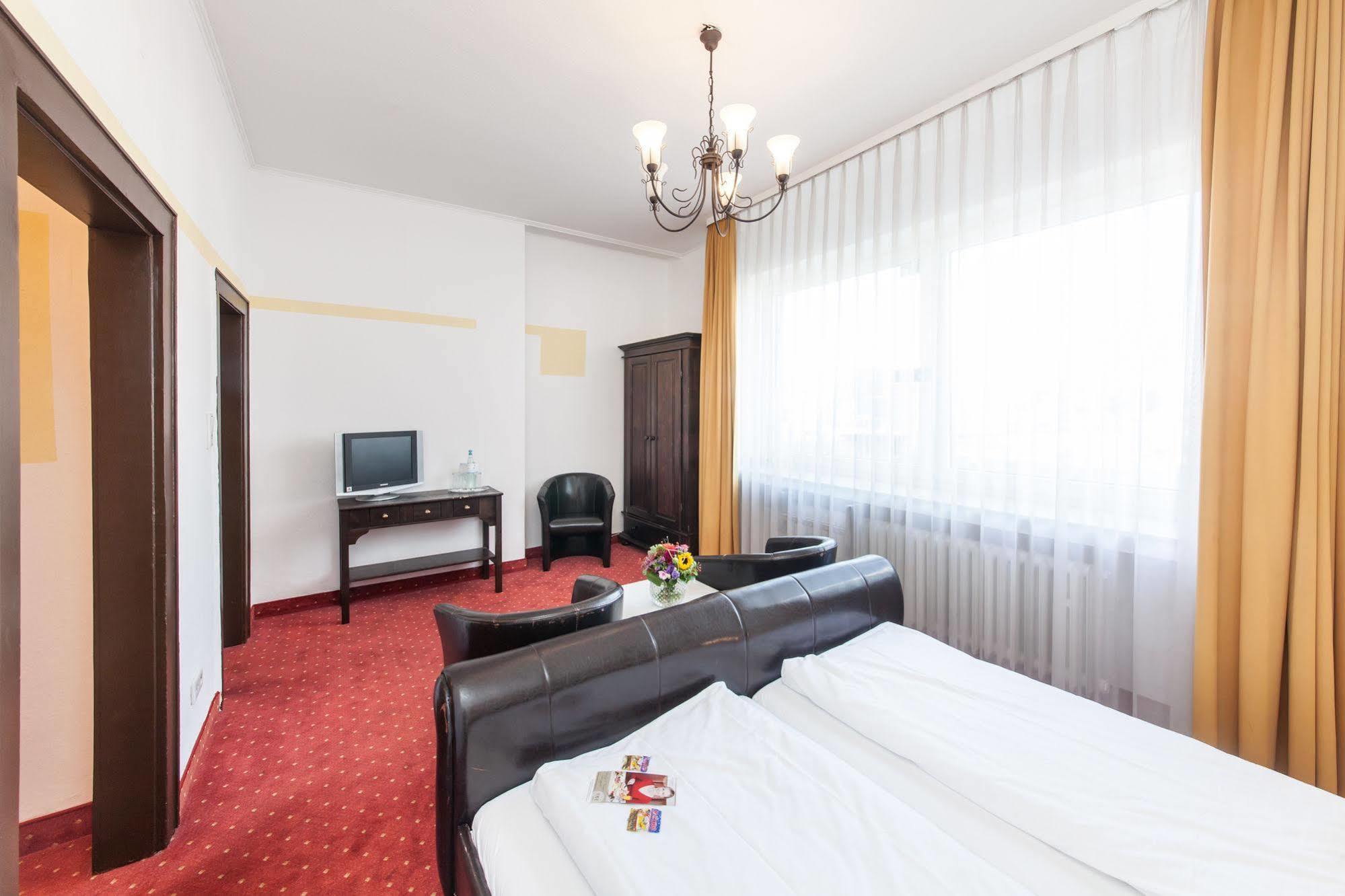 Hotel An Der Oper Duesseldorf Bagian luar foto